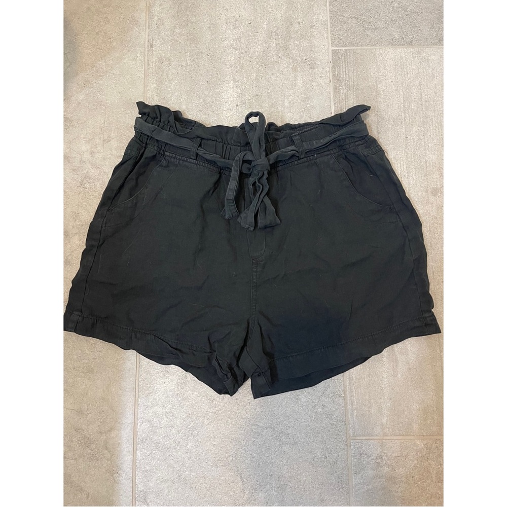 Ruffle Midrise Shorts